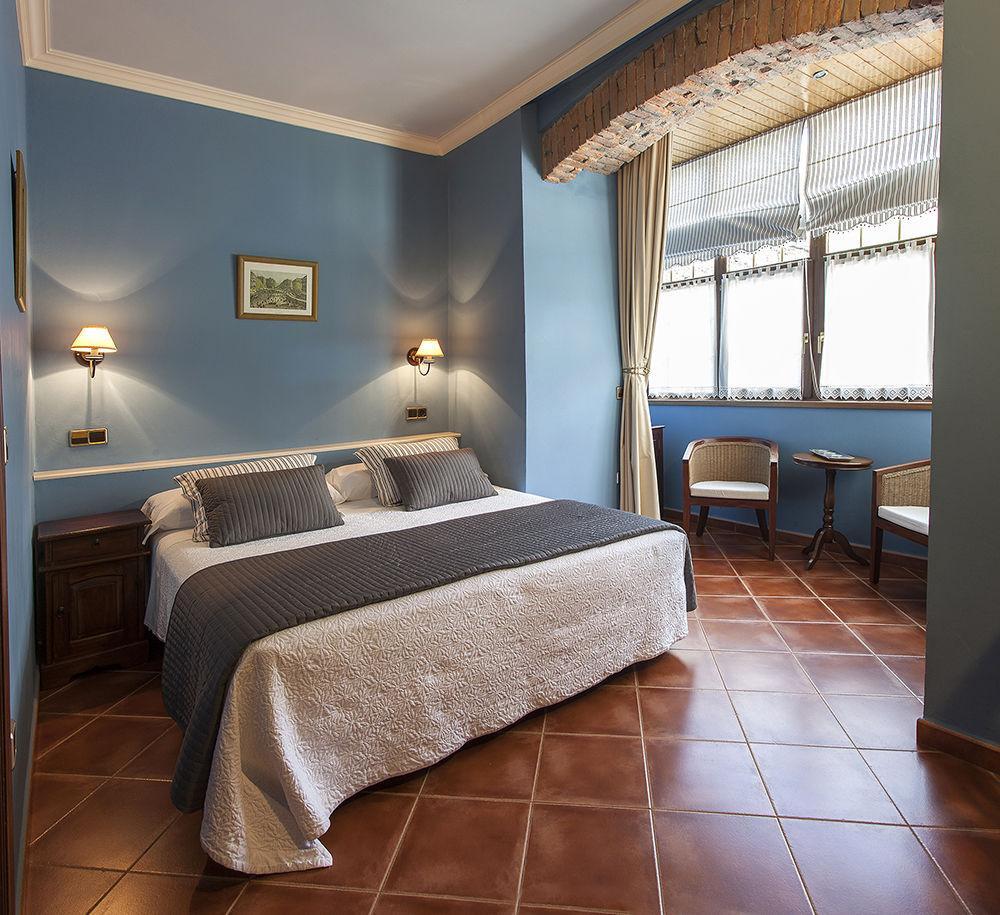 Hotel Villa De Луарка Экстерьер фото